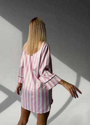 Женская рубашка victoria's secret. рубашка для девушки vs. пижама для сна в нежную широкую розовую полоску