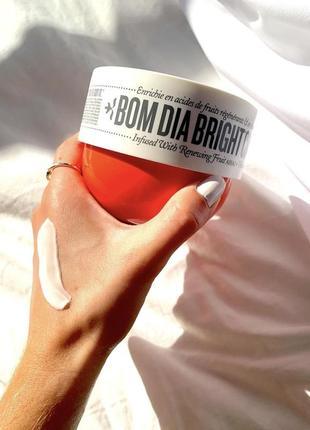 Відновлювальний крем для тіла з фруктовими кислотами та віт із sol de janeiro bom dia bright body cream 75ml