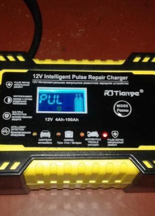 Автомобільний зарядний пристрій