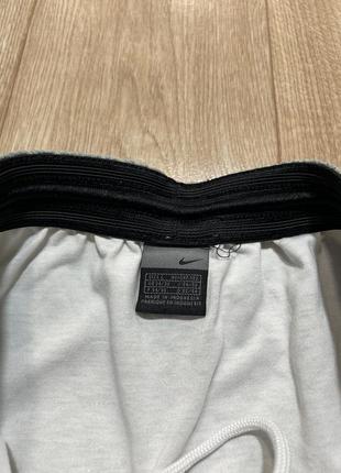 Nike vintage шорти з красивим дизайном на теплу погоду розмір l5 фото