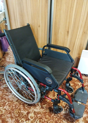 Інвалідний візок.