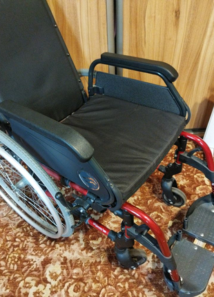 Інвалідний візок.3 фото