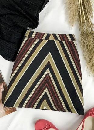 Спідниця міні-трапеція в оригінальну смужку topshop