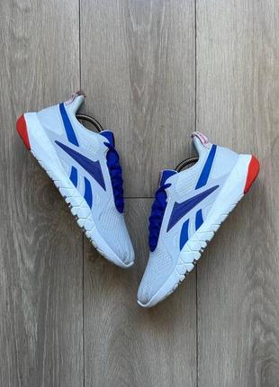 Кроссовки Reebok Foret træningscroptop med krydsende stropper på ryggen i hvid