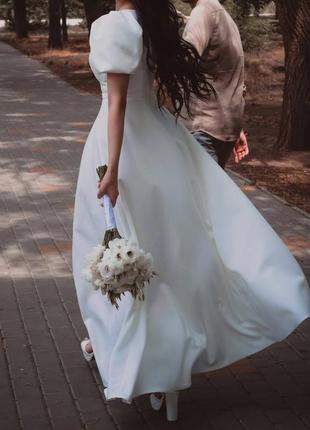 Шикарна весільна сукня від українського бренду3 фото