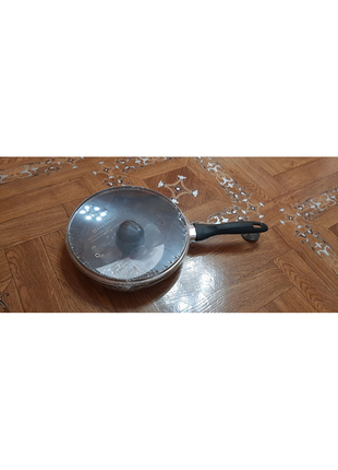Сковорода антипригарна з подвійним диском рівномірного наколюванн