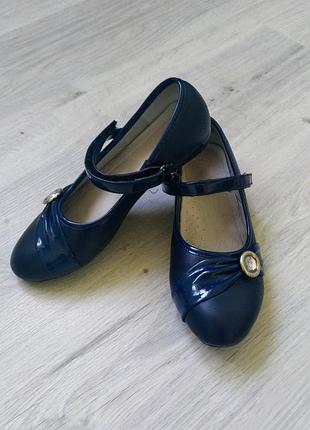 Туфлі для дівчинки ошатні сині