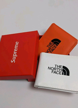 Гаманці від the north face з колоборацією від  suprem4 фото