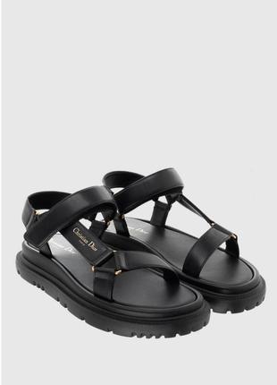 Босоніжки з ремінцем чорні білі голубі