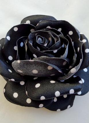 Брошка квітка з тканини ручної роботи "троянда біла горошина"