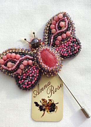 Брошь бабочка ручной работы из бисера и турмалина "розовый мотылек"6 фото