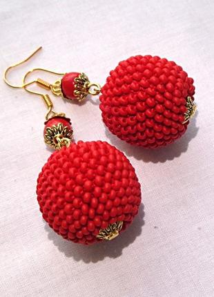 Красные серьги шарики из бисера ручной работы "коралл"1 фото