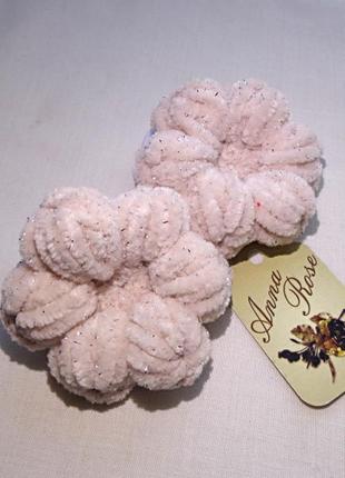 Гумка для волосся ручної роботи "пудрова квіточка"