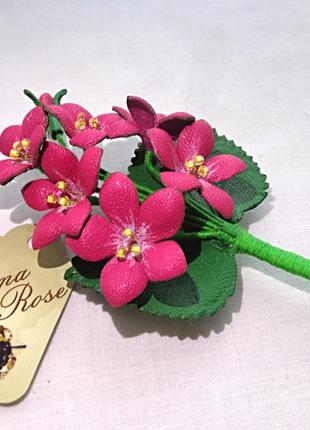 Брошь цветок из кожи ручной работы букет "малиновые колокольчики"5 фото