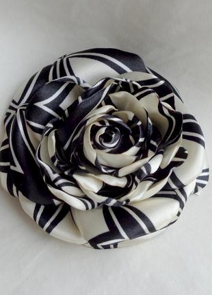 Брошь цветок из ткани ручной работы "роза ретро"1 фото