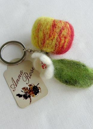 Брелок ручної роботи з повсті "наливне яблучко"
