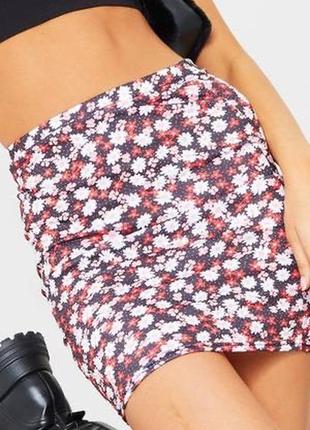 Новая трикотажная мини юбка в цветочек prettylittlething xerox9 фото