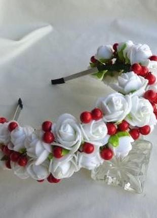 Обруч для волосся з квітами і ягодами ручної роботи "біла троянда"2 фото
