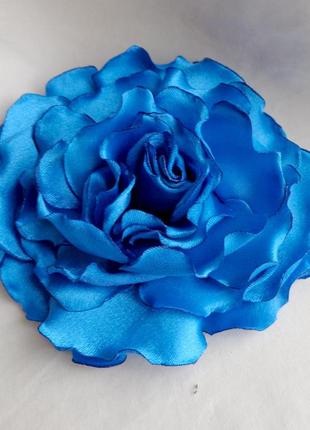 Брошь цветок из атласной ткани ручной работы "васильковая гвоздика"1 фото
