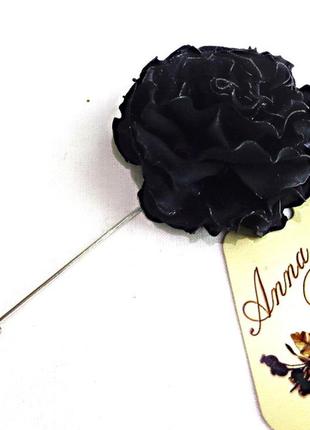 Бутоньєрка квітка ручної роботи на піджак"чорна гвоздика"