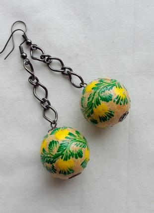 Серьги из дерева шарики ручной работы "желтая мимоза"