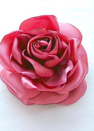 Брошь цветок из ткани ручной работы "роза коралловая"