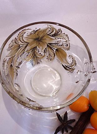 Чашка прозрачная стеклянная с авторской росписью ручной работы "коричневая лилия"