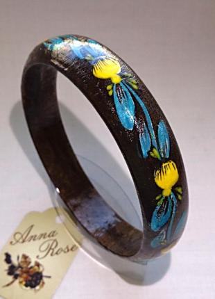 Деревянный браслет коричневый ручной работы "желтый бутончик"