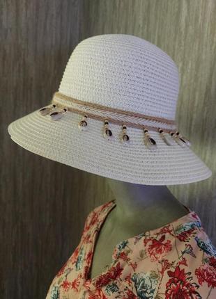 Женская летняя соломенная шляпа с полями светло бежевого цвета размер 573 фото