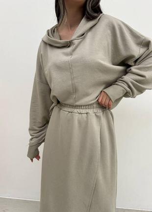 Женский весенний трикотажный костюм юбка с разрезом и кофта размер универсальный 42-468 фото