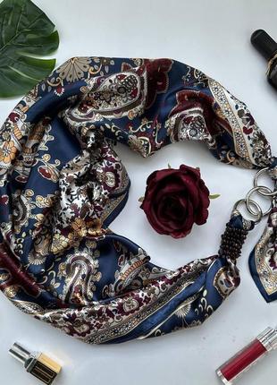 Дизайнерский платок  темно-синий "сапфировый блеск " от бренда my scarf,  украшен гранатом3 фото