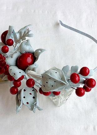 Обруч для волосся з квітами та ягодами ручної роботи "зимові ягоди"1 фото