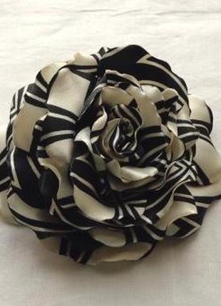 Брошка з тканини ручної роботи "троянда біанка"3 фото