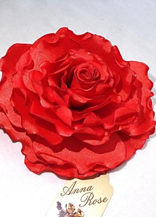 Брошь квітка з атласної тканини ручної роботи "гвоздика червона"1 фото