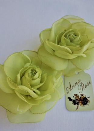 Заколка-уточка с цветком из ткани ручной работы "оливковая роза"