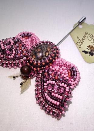 Брошка метелик ручної роботи з бісеру та яшми "рожевий метелик"3 фото