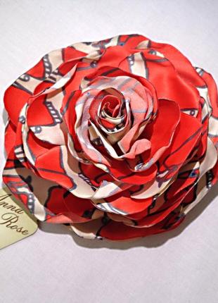 Брошь цветок из атласной ткани ручной работы "роза красные слоники"