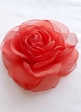 Брошь цветок из ткани ручной работы "роза чайная алая"