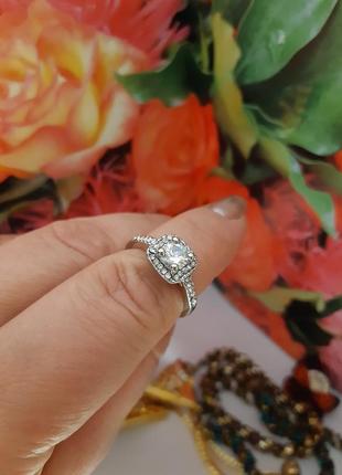 Кольцо кольца серебристый, кристаллы, 17.5