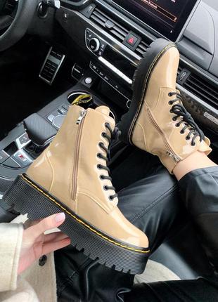 Dr. martens patent beige premium лаковая кожа с замком4 фото