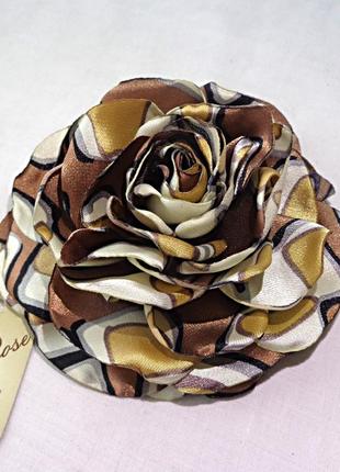 Брошь цветок бежевый из ткани ручной работы "мозаика"