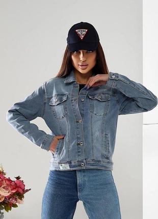 Жіноча джинсова куртка oversize вільного крою у розмірах xs-xxl на гудзиках фабричний китай