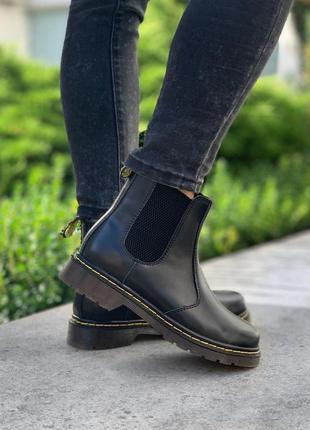 Зимові черевики dr martens chelsea black