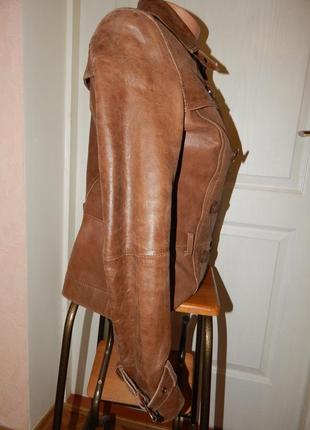 Отличная короткая кожаная куртка-жакет5 фото