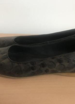 Італійські туфлі бренду vera gomma, оригінал2 фото
