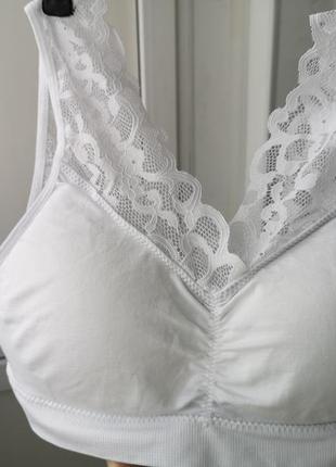 Безшовний топ з мікрофібри з чашками пуш-ап