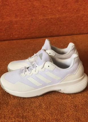 Жіночі кросівки adidas1 фото