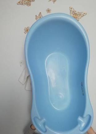 Красива ванночка блакитного кольору1 фото