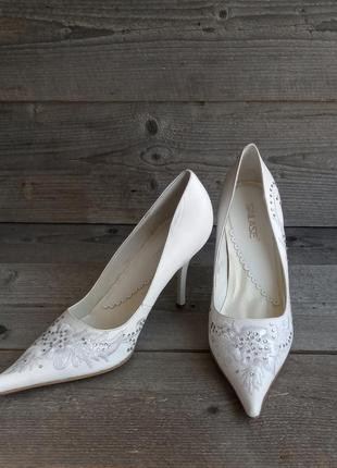 Распродажа свадебные белые кожаные туфли лодочки на шпильке острый длинный носок со стразами2 фото