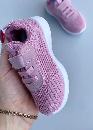 Кроссовки на девочку